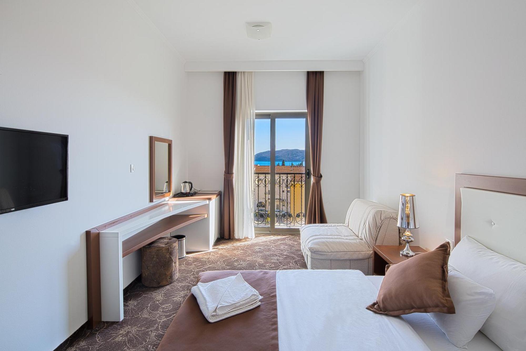 Hotel Pozzo Будва Экстерьер фото