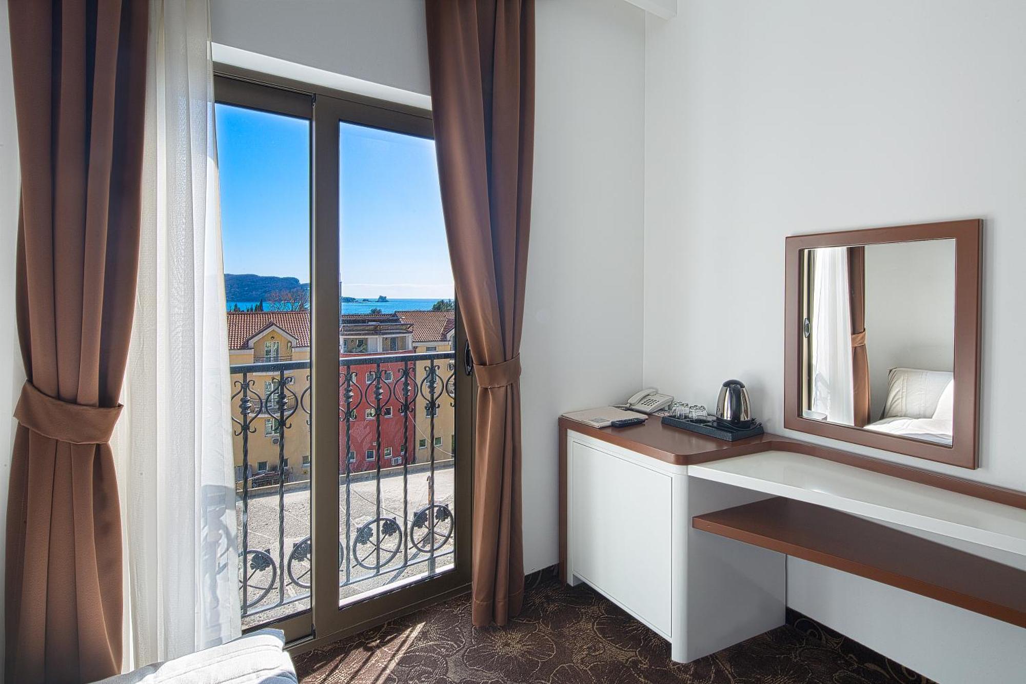 Hotel Pozzo Будва Экстерьер фото