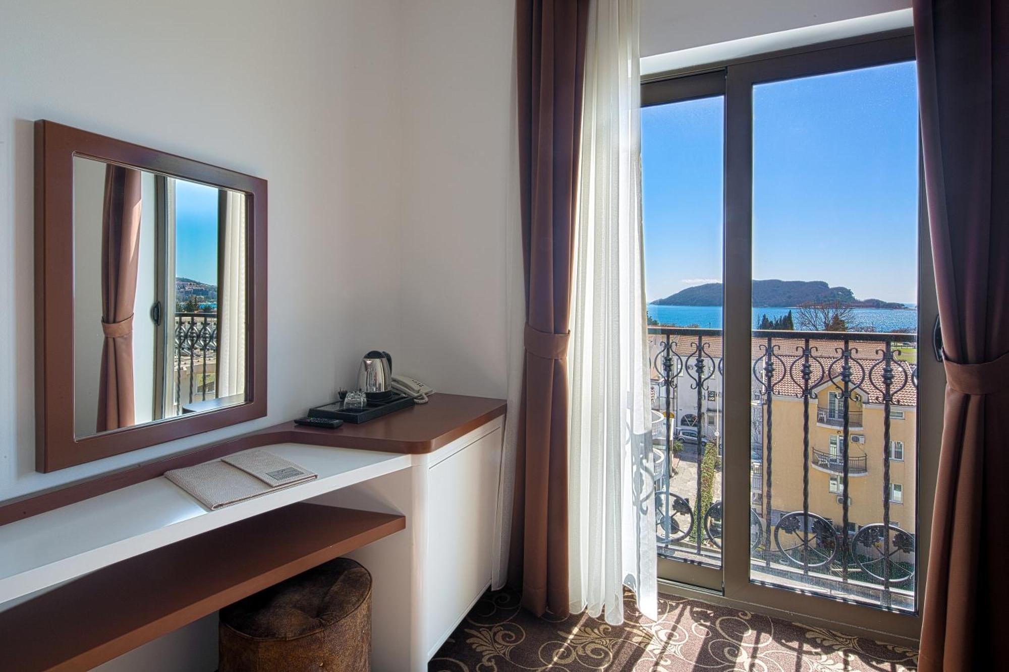 Hotel Pozzo Будва Экстерьер фото