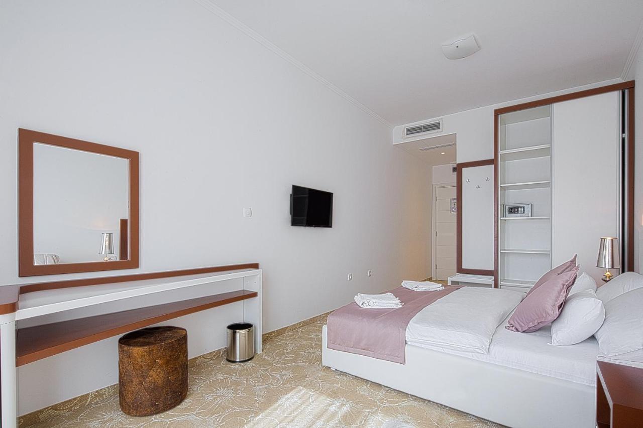 Hotel Pozzo Будва Экстерьер фото