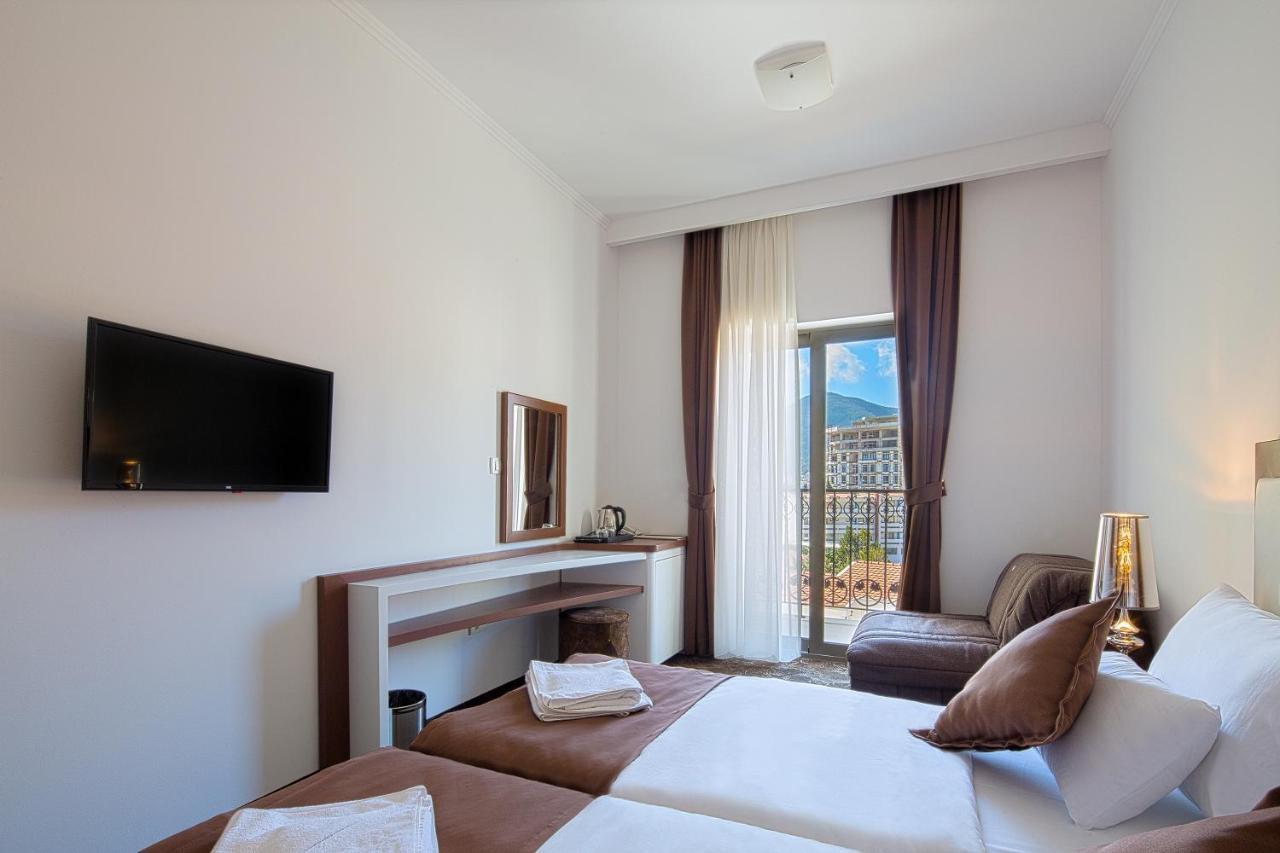 Hotel Pozzo Будва Экстерьер фото