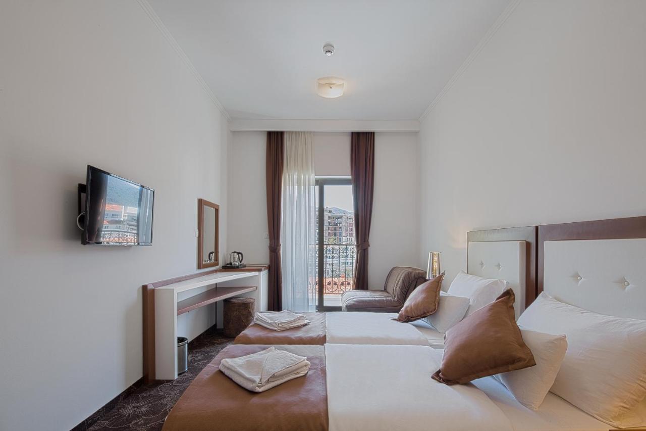 Hotel Pozzo Будва Экстерьер фото