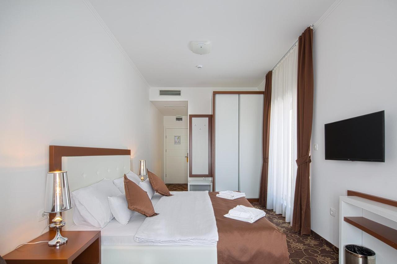 Hotel Pozzo Будва Экстерьер фото