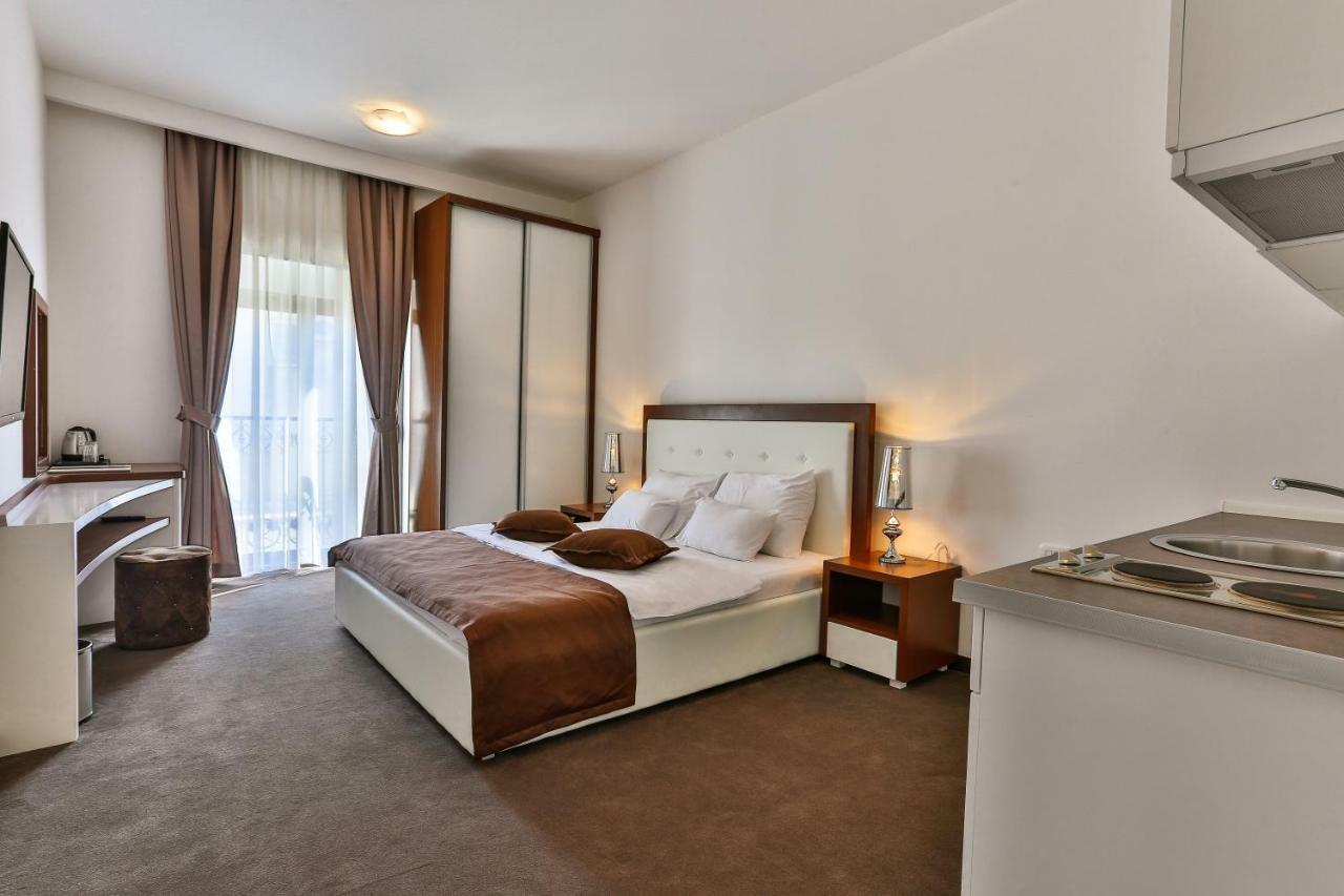 Hotel Pozzo Будва Экстерьер фото